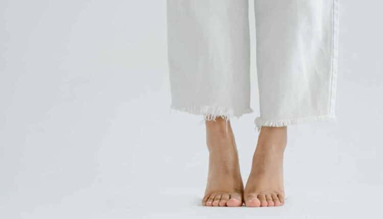 Calça flare para baixinhas: truques fáceis para alongar sem exagero