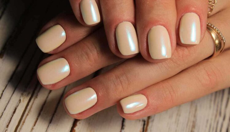 Como faço o esmalte durar nas unhas mesmo lavando muita louça
