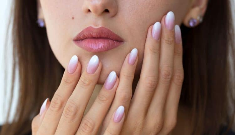 Como manter a unha bonita mesmo sem tempo pra manicure