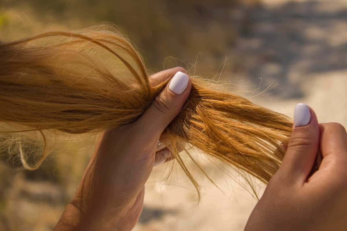 Dica para salvar cabelos ressecados depois da praia ou piscina