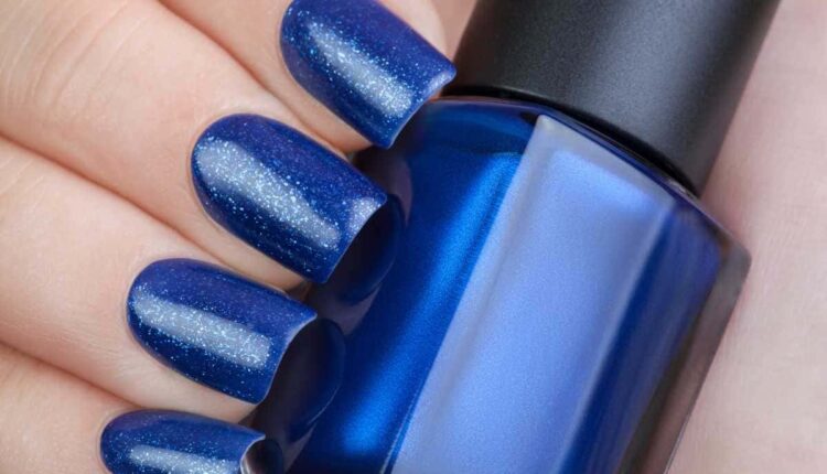 Esmaltes que deixam as unhas chiques e atuais em 2025