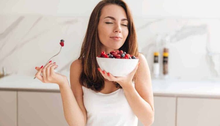 O que comer no dia a dia para ter cabelo forte e cheio de brilho