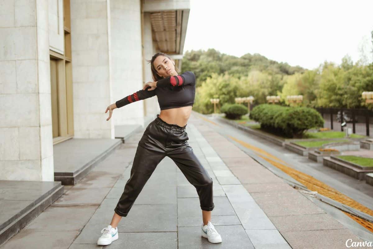 Como usar calça preta para montar looks práticos e estilosos