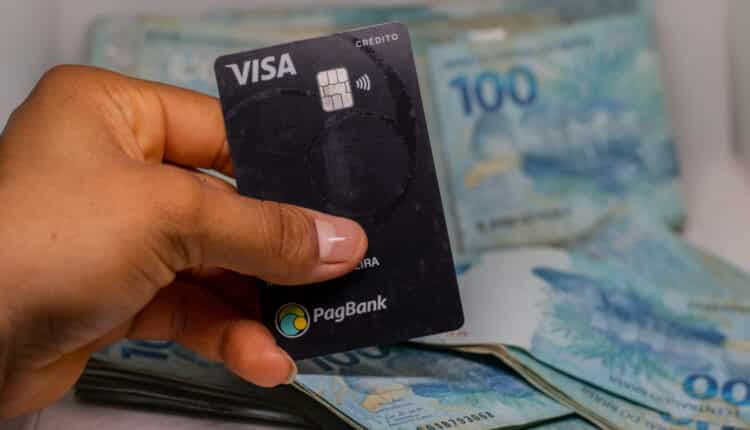 É assim que dá para gastar dinheiro e ser mais feliz, de acordo com um estudo científico; veja os detalhes para sorrir mais no seu dia.