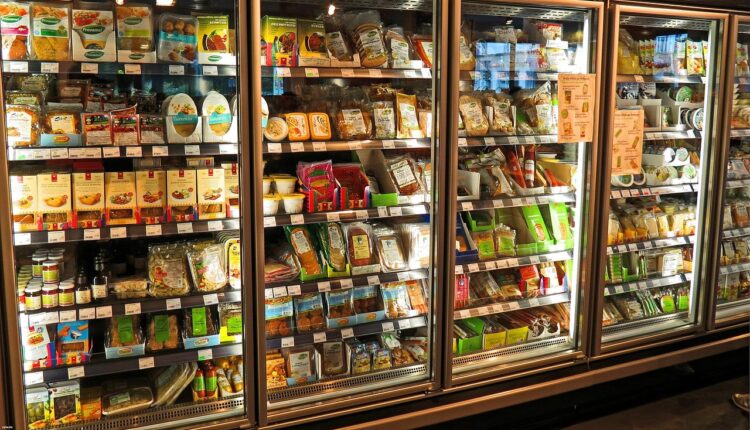 Você pode comer alimentos que já passaram do prazo de validade? Descubra qual é a verdade sobre esse assunto hoje mesmo.