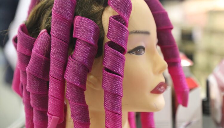 Talvez a cabeça cheia de bob de cabelo pareça algo antigo, mas isso pode mudar com novas tendências de moda; entenda.