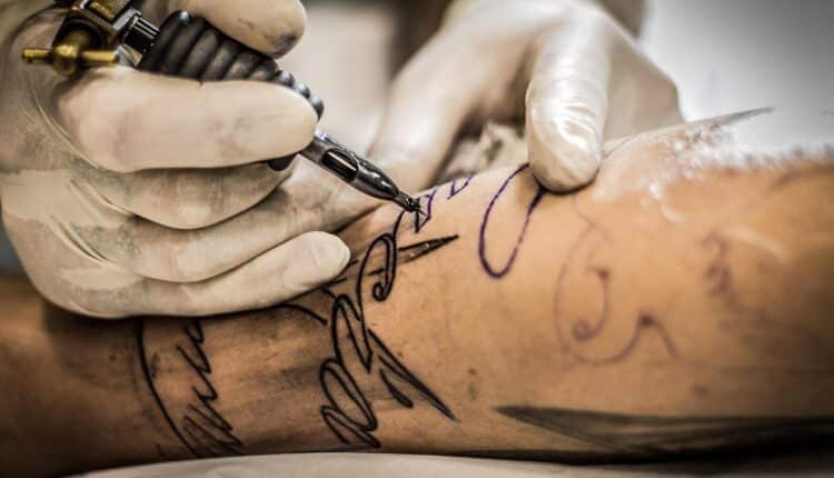 Sim! Sua tatuagem esconde mais mistérios do que você imagina e pode se rum verdadeiro cemitério; entenda como funciona isso.