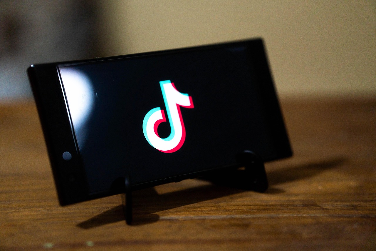 Tiktok com epidemia de TDAH? Entenda o que está por trás desse fenômeno e o que ele represente de verdade mesmo.