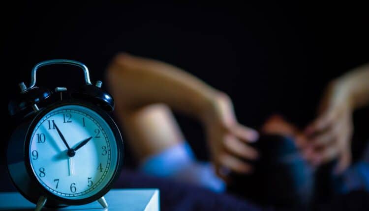 Seu sono está cada dia pior e o culpado pode estar em um hábito simples que você adotou ao longo do tempo sem perceber.