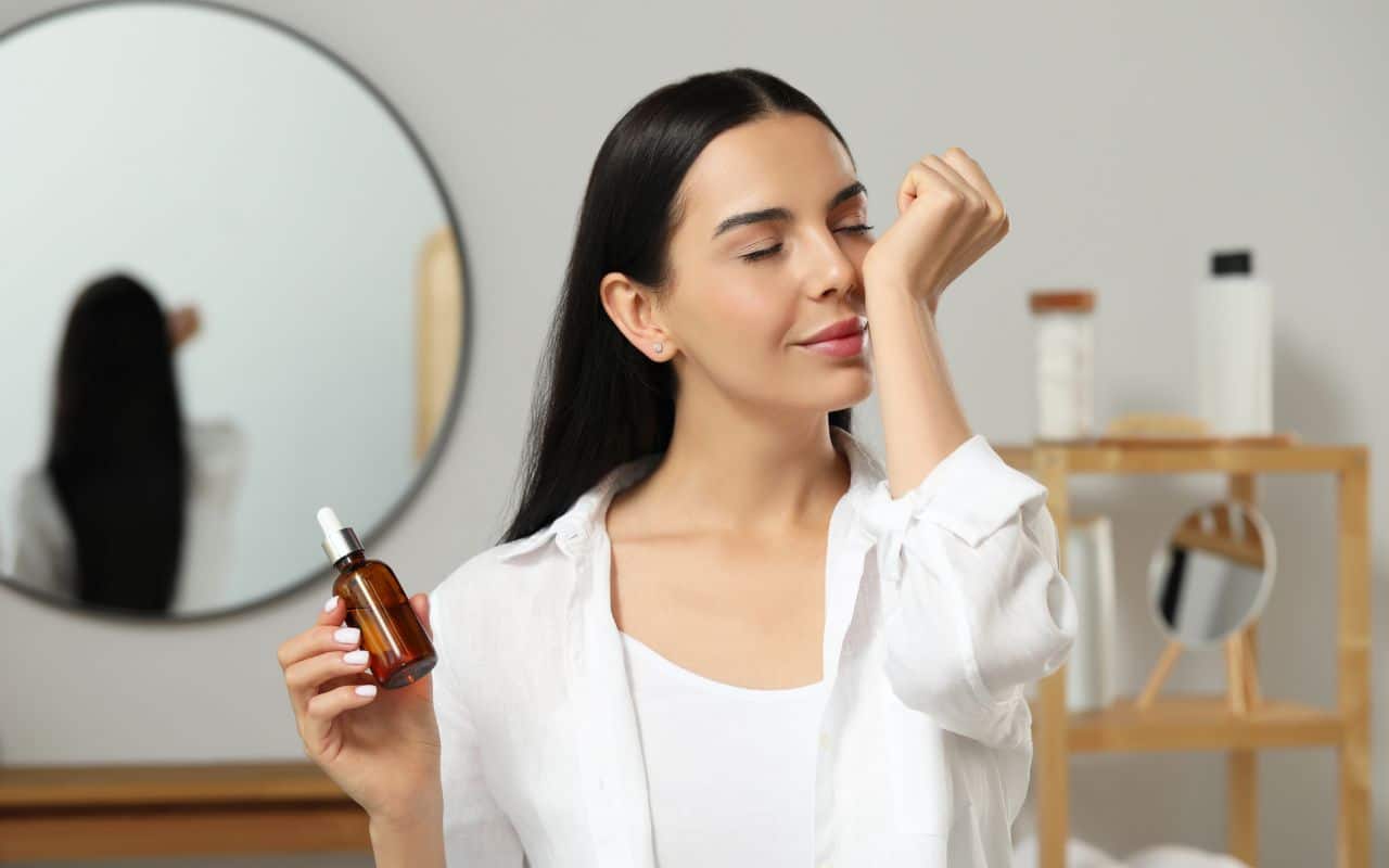 O perfume certo existe para quem quer um cheiro que não saia do corpo e que não evapore; veja quais são os mais indicados.