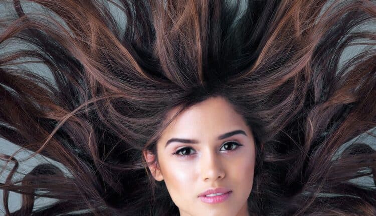 Seu cabelo grande de forma rápida é possível! Veja os óleos que fazem esse milagre acontecer hoje.