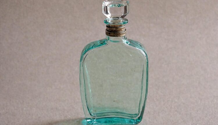 O perfume que te enganou por muito tempo apenas pelo fato de ser importado, mas você nunca se importou com essa realidade; entenda o que está por trás disso.