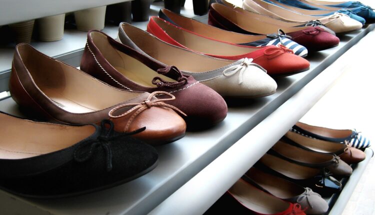 Você usou esses sapatos errados por muito tempo e está na hora de abrir mão deles, pois estão acabando com seu visual.
