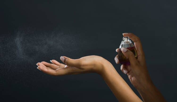 Era para ser um perfume de criança, mas ele se tornou febre entre adultos de bom gosto e custa muito pouco.